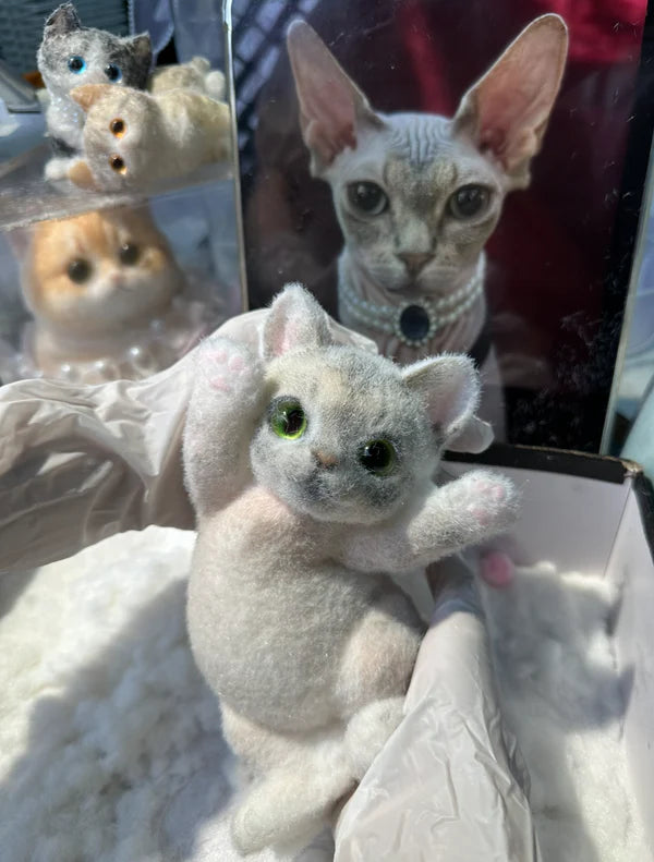 B05-Customized Lovely Slim Cat Silicone Squishy Kitty---Please contact our customer service and send us a photo.